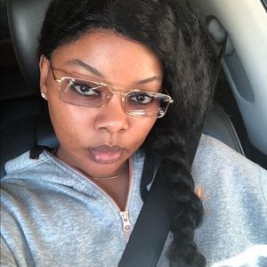 Meet your Posher, Shenita